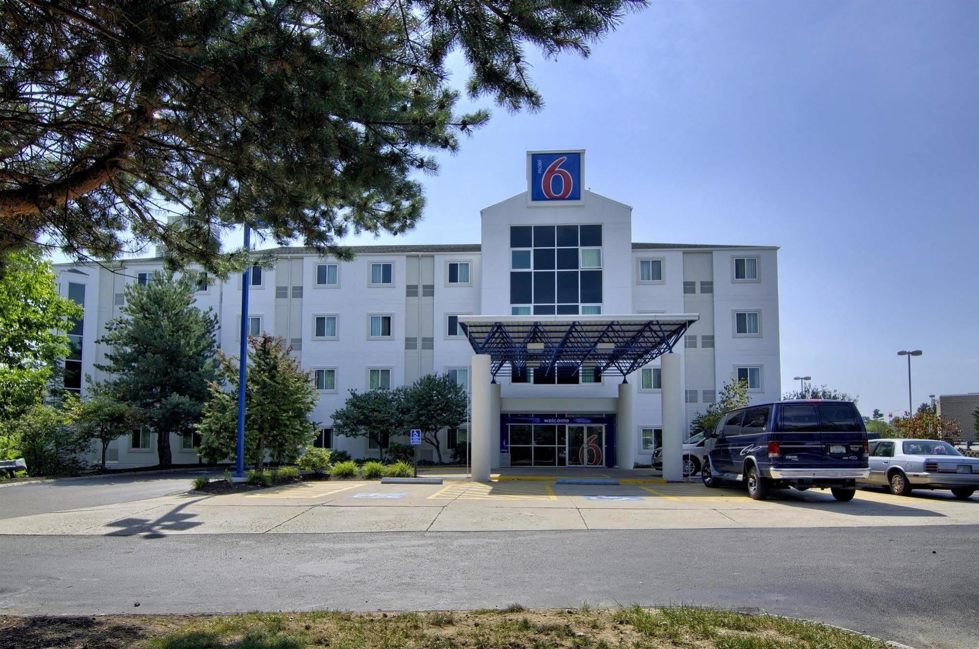 Hotel 6-portsmouth, Nh 4*
